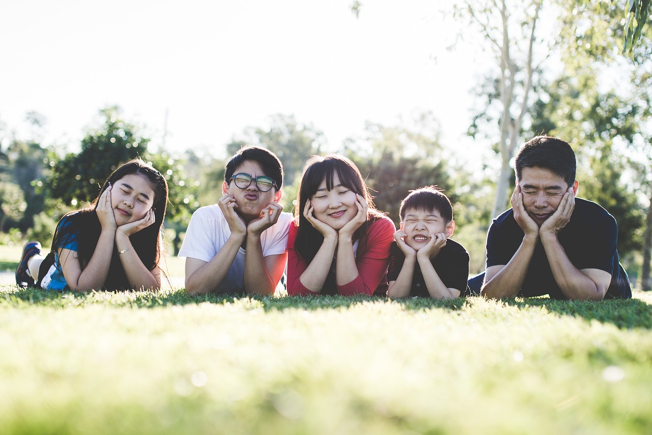 Framing Family Love: Showcasing Affection in Photos