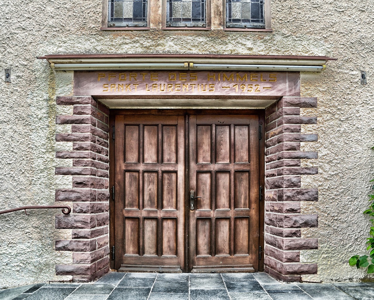 Using Windows and Doorways to Enhance Composition