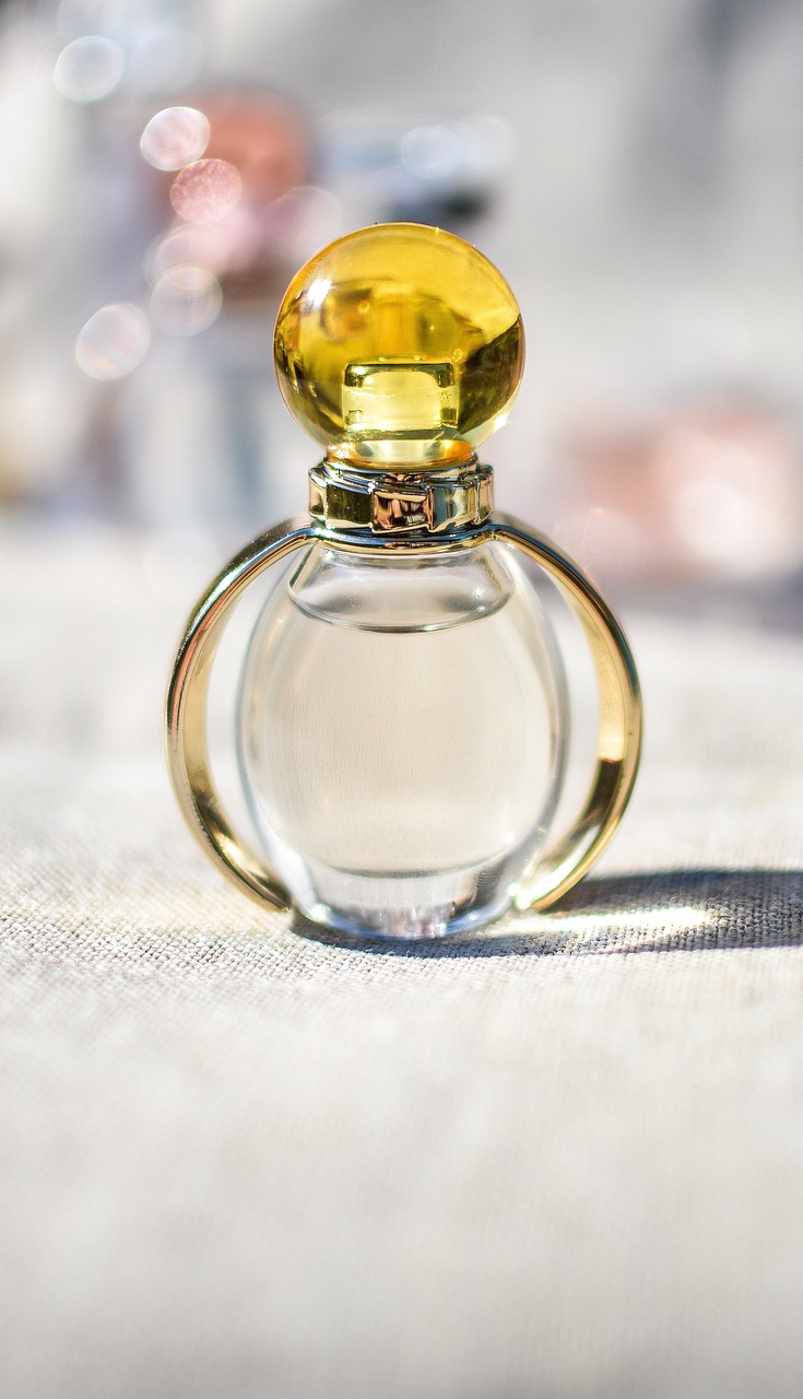 How to Photograph a Perfume Bottle