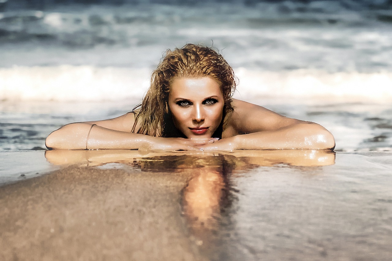 Glamour Photography with Water as a Background