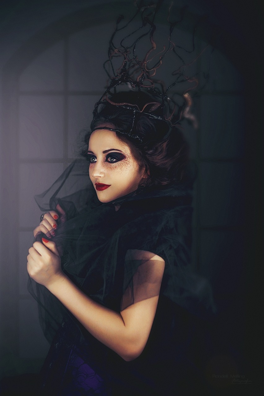 Gothic Beauty: Dark and Mysterious Photoshoot Ideas